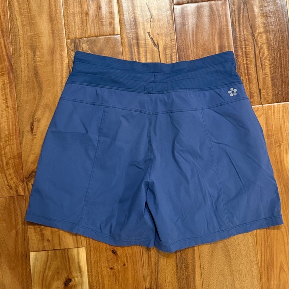 Drawstring Shorts - Picture 4 of 6